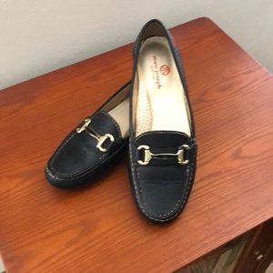 Pristine Marc Joseph loafers size 9